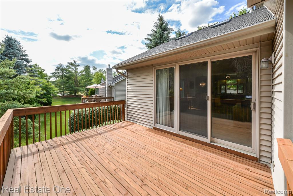 1111 MILDRED J, Brighton, MI 48116 — Photo 18