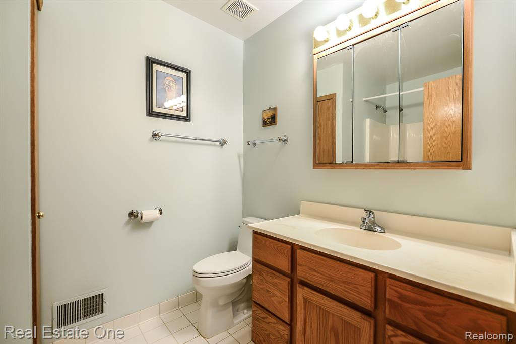 1111 MILDRED J, Brighton, MI 48116 — Photo 23