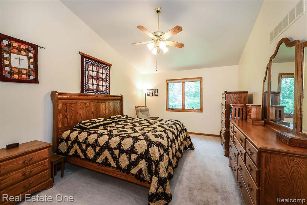 1111 MILDRED J, Brighton, MI 48116 — Photo 25