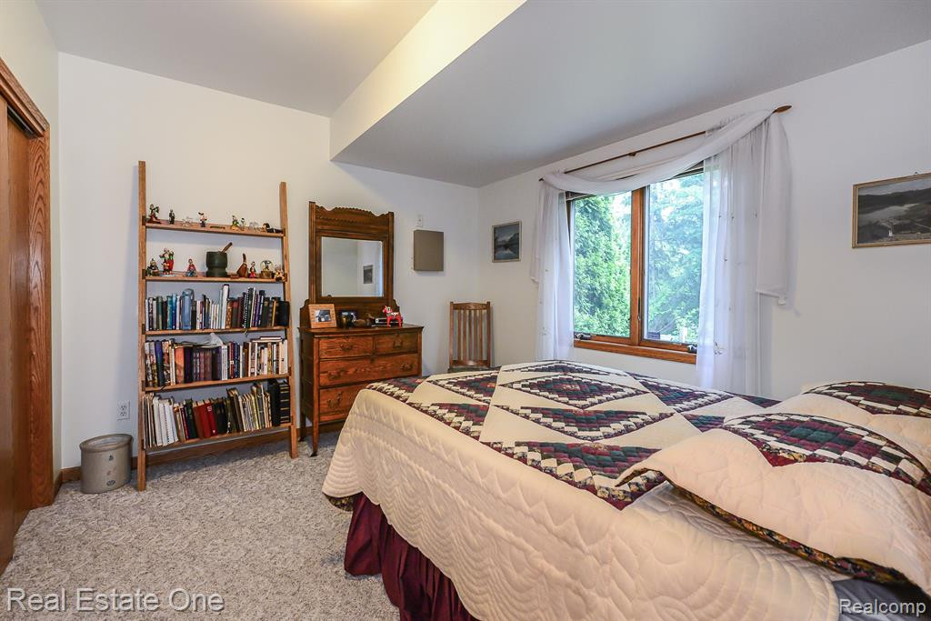 1111 MILDRED J, Brighton, MI 48116 — Photo 36