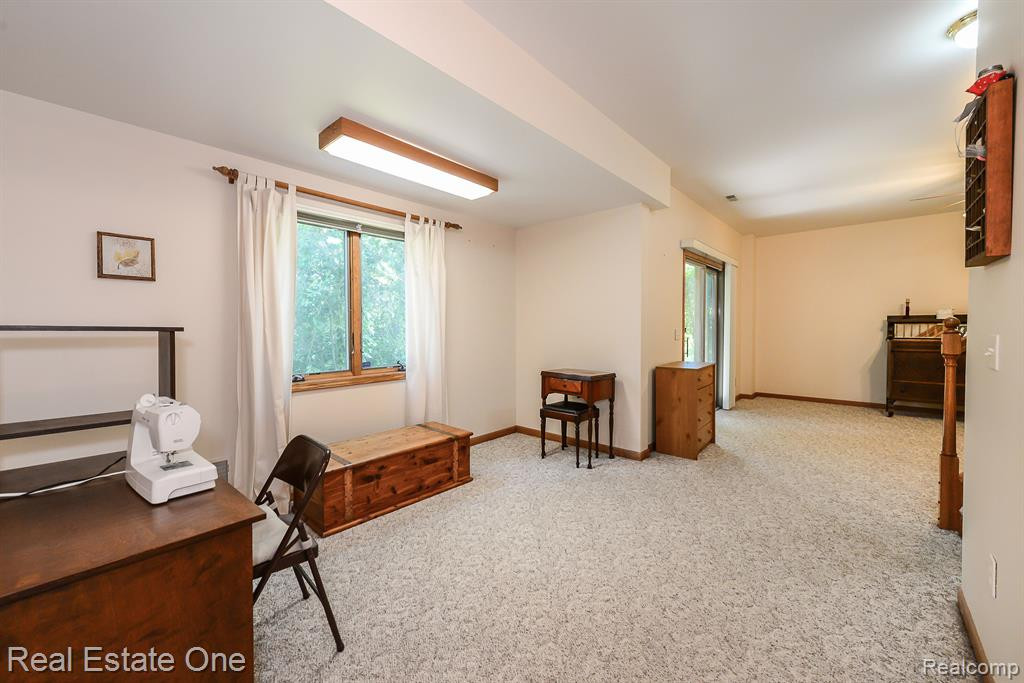 1111 MILDRED J, Brighton, MI 48116 — Photo 38