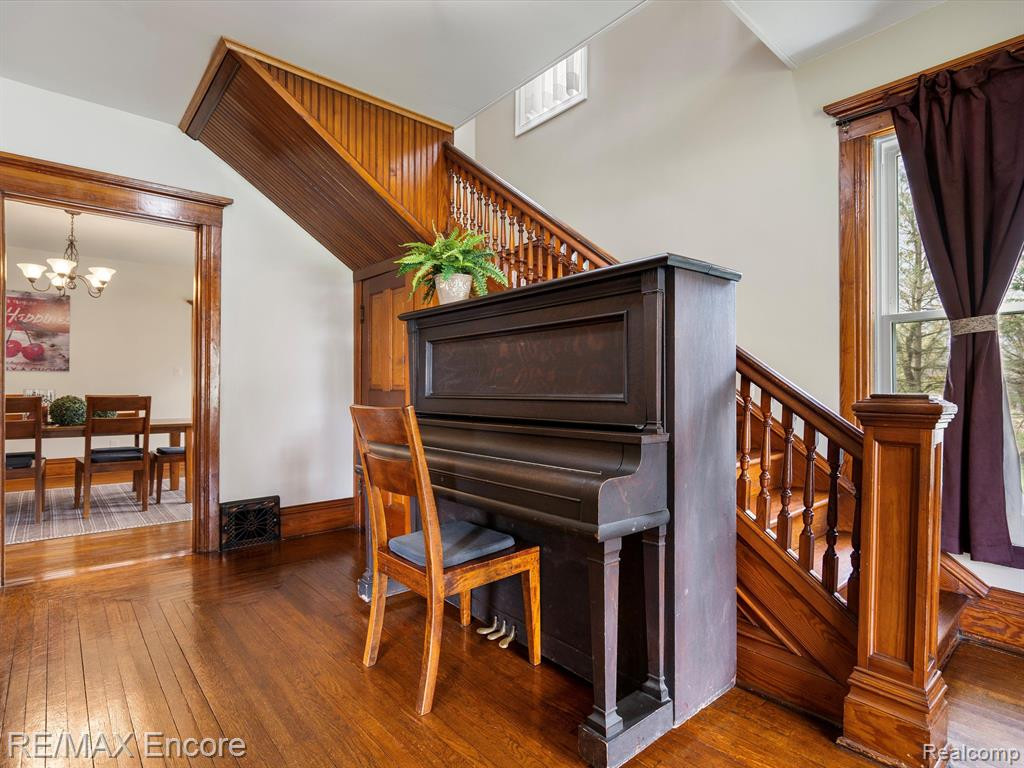306 E ELMWOOD, Leonard, MI 48367 — Photo 11