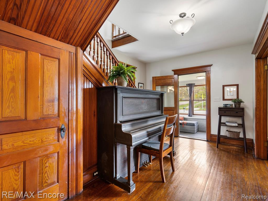 306 E ELMWOOD, Leonard, MI 48367 — Photo 12