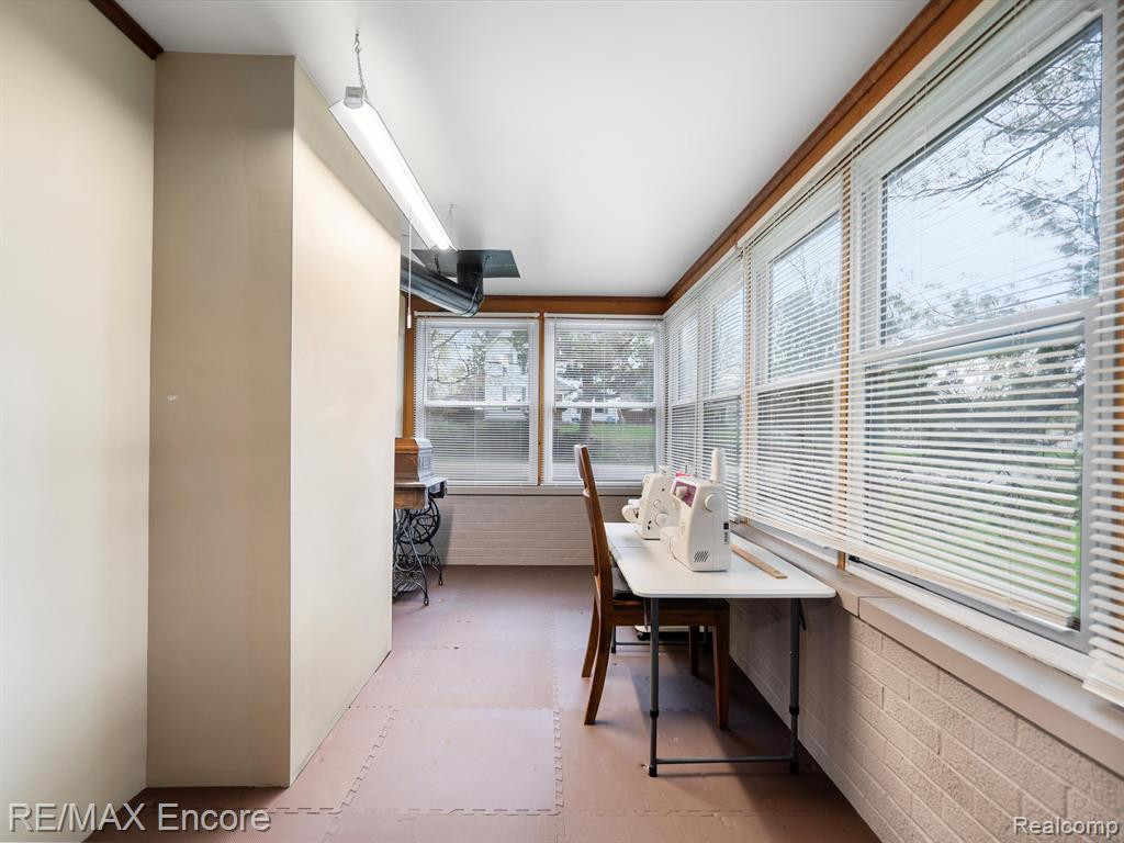 306 E ELMWOOD, Leonard, MI 48367 — Photo 24