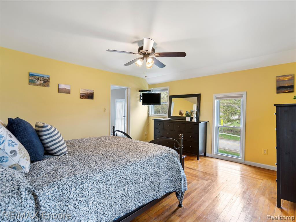 306 E ELMWOOD, Leonard, MI 48367 — Photo 28