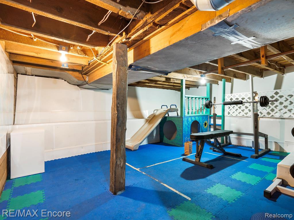 306 E ELMWOOD, Leonard, MI 48367 — Photo 39