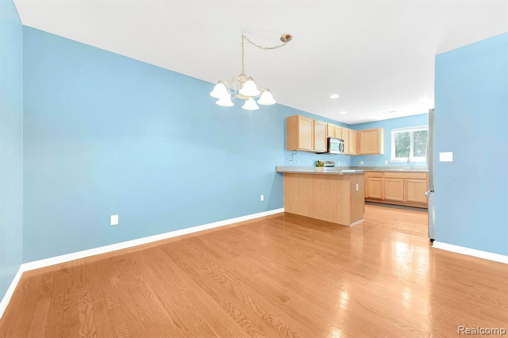 1117 FOUNTAIN VIEW CIRCLE Circle, South Lyon, MI 48178 — Photo 8