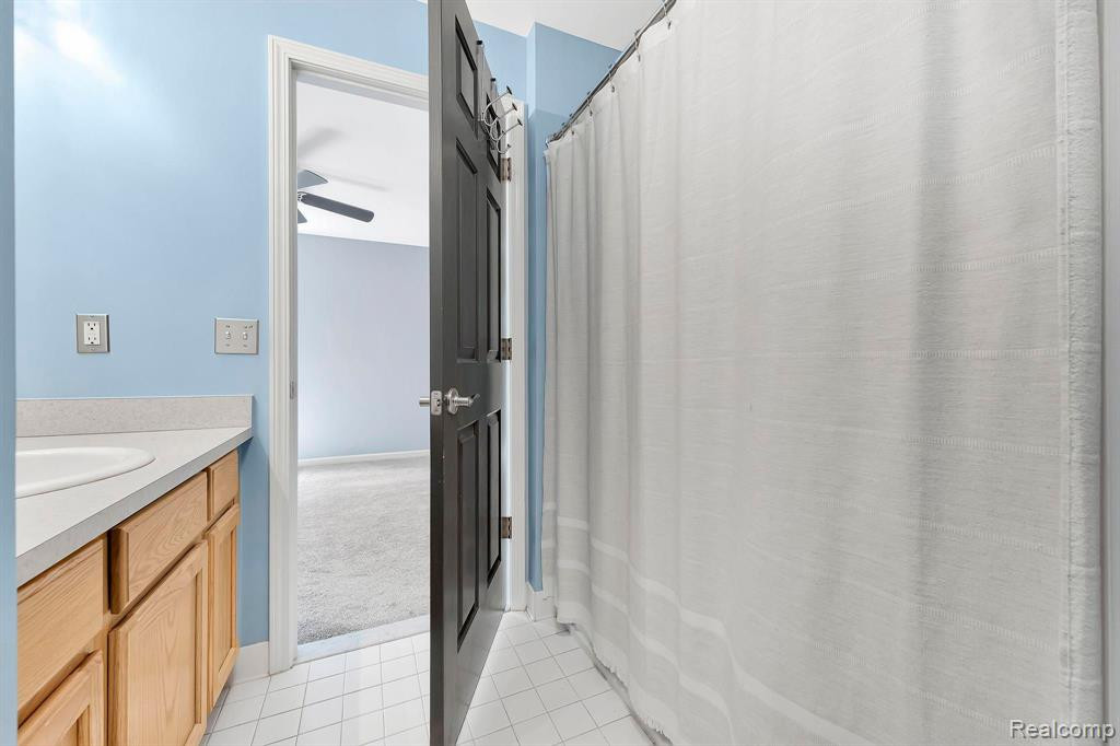 1117 FOUNTAIN VIEW CIRCLE Circle, South Lyon, MI 48178 — Photo 19