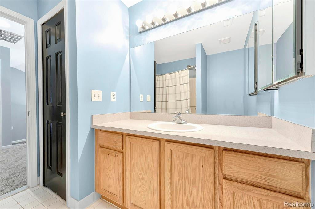 1117 FOUNTAIN VIEW CIRCLE Circle, South Lyon, MI 48178 — Photo 27