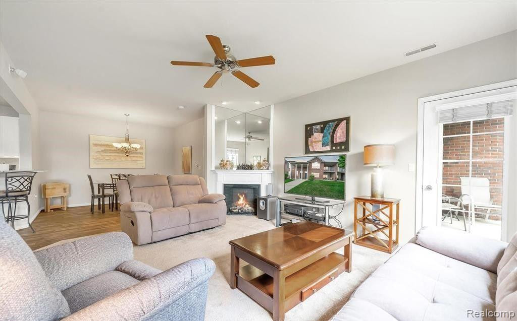 27106 CHESAPEAKE Circle, Walled Lake, MI 48390 — Photo 6