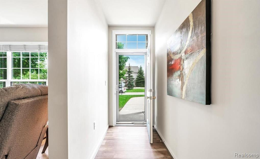 27106 CHESAPEAKE Circle, Walled Lake, MI 48390 — Photo 13