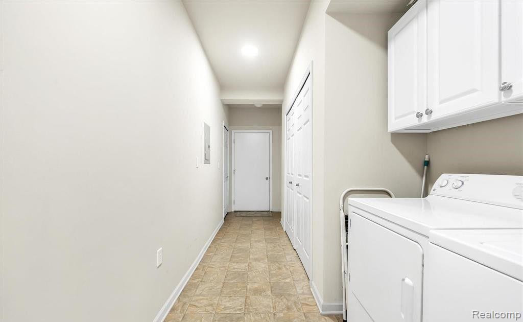 27106 CHESAPEAKE Circle, Walled Lake, MI 48390 — Photo 25
