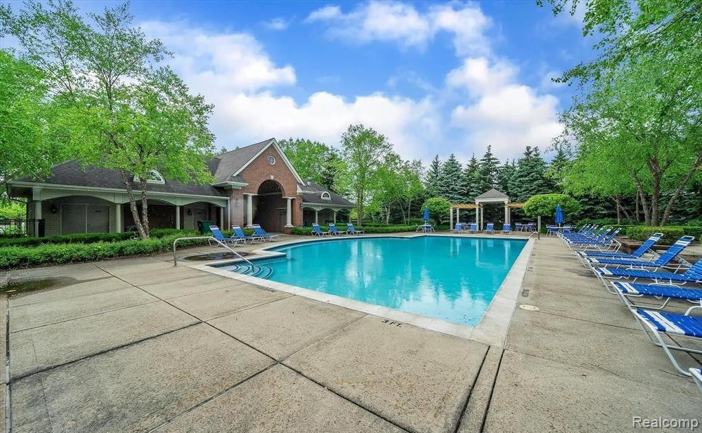 27106 CHESAPEAKE Circle, Walled Lake, MI 48390 — Photo 29