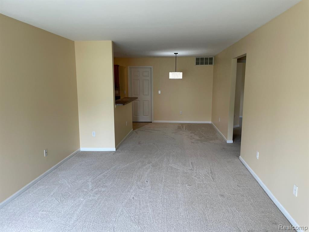 45671 Gable Drive, Macomb, MI 48044 — Photo 8
