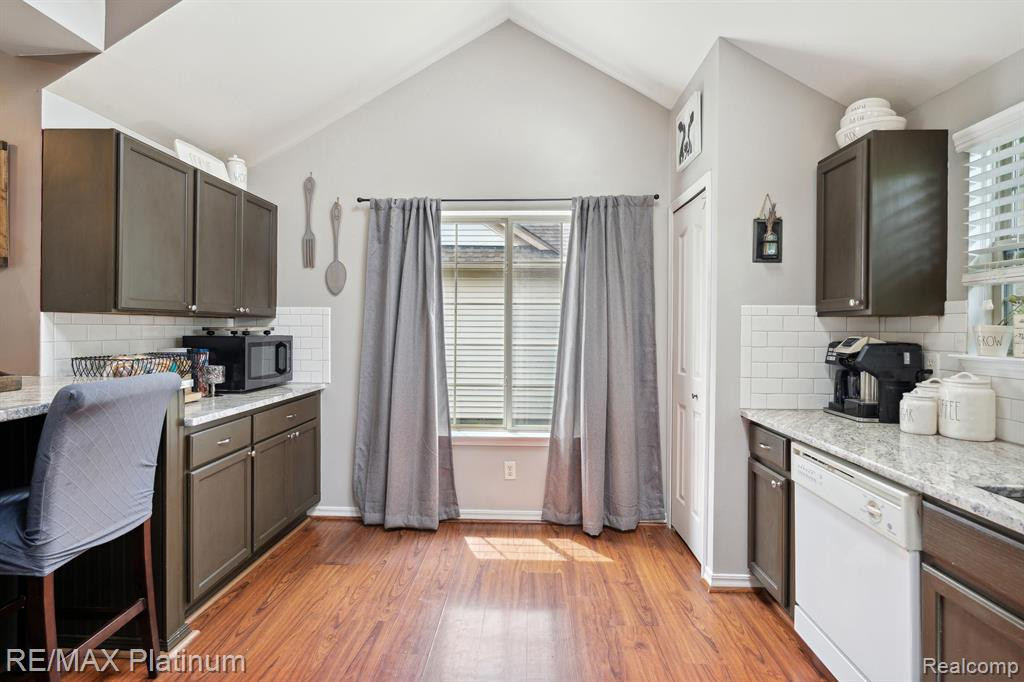5903 CARY Drive, Ypsilanti, MI 48197 — Photo 11