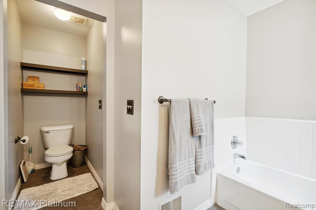 5903 CARY Drive, Ypsilanti, MI 48197 — Photo 18