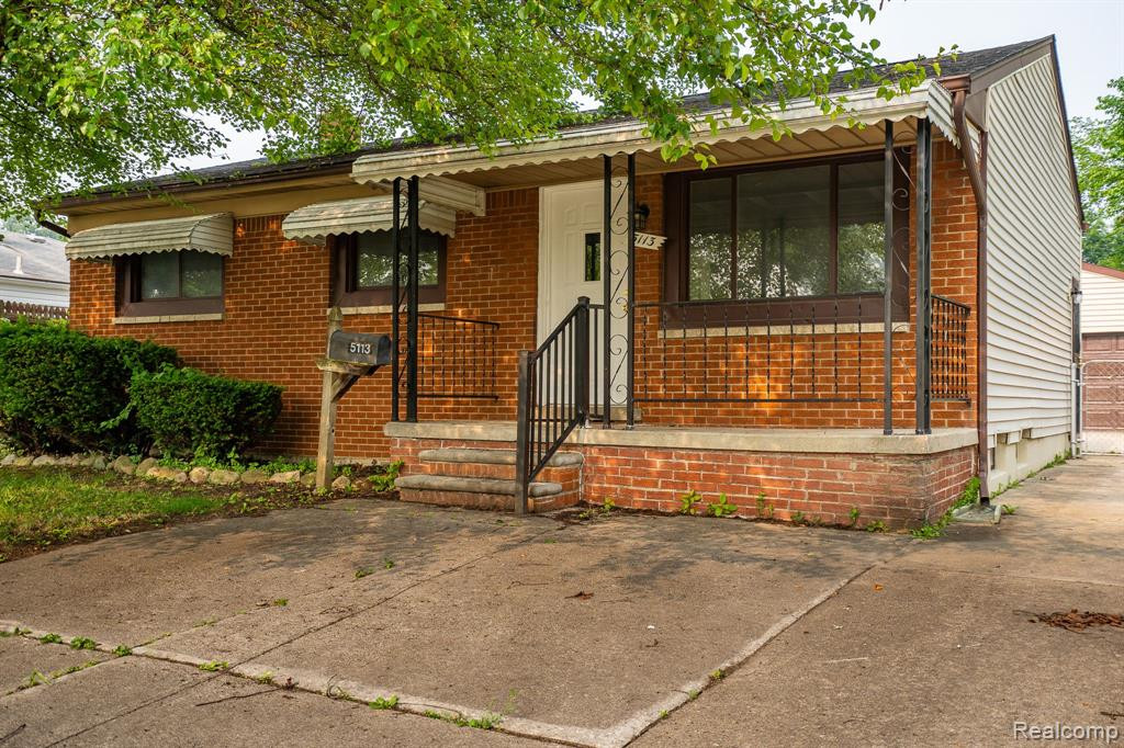 5113 GLENIS Street, Dearborn Heights, MI 48125 — front exterior