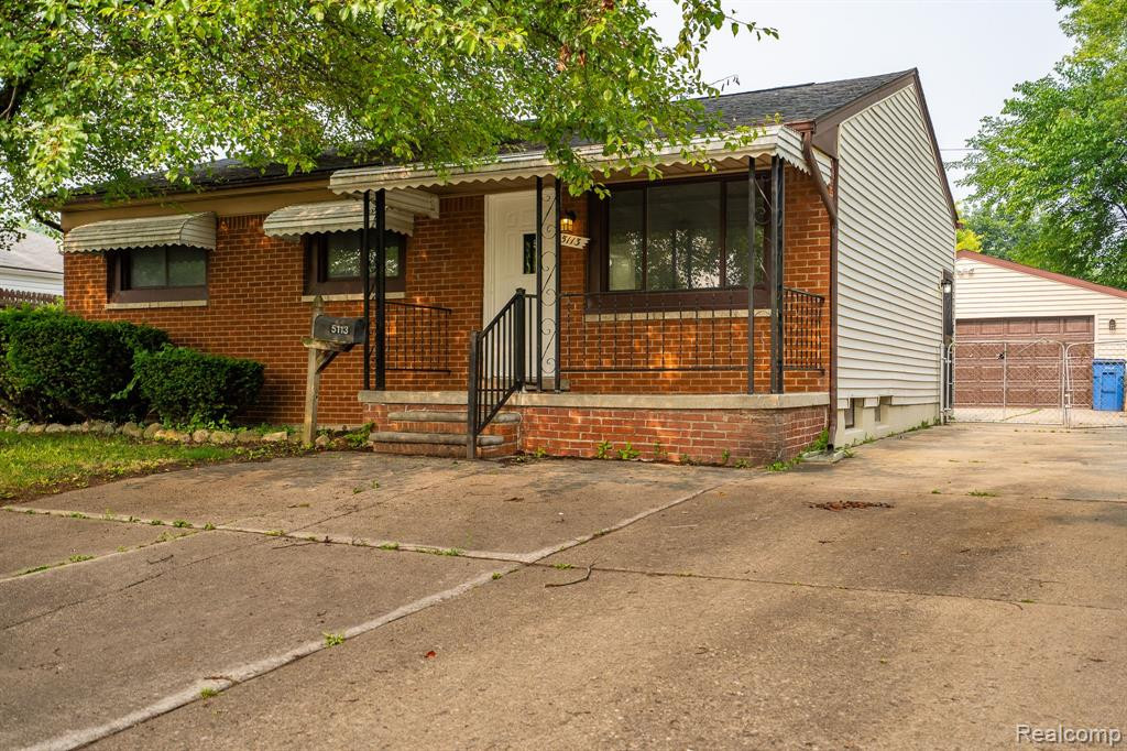 5113 GLENIS Street, Dearborn Heights, MI 48125 — Photo 3