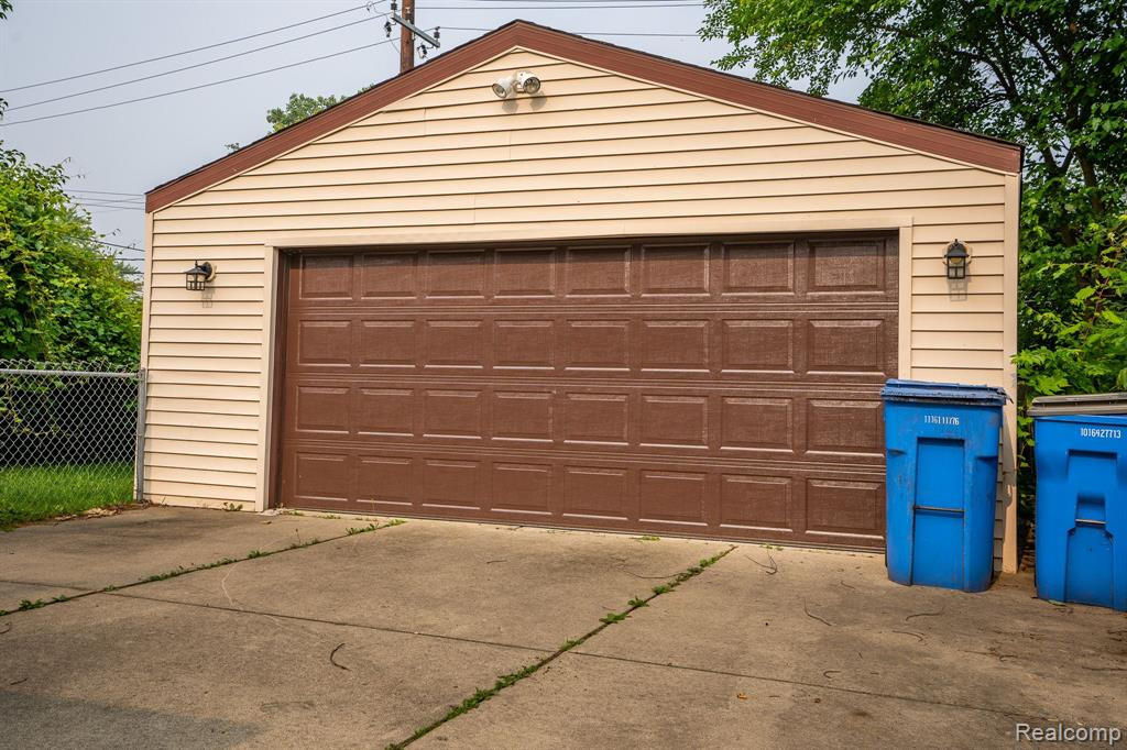 5113 GLENIS Street, Dearborn Heights, MI 48125 — Photo 5