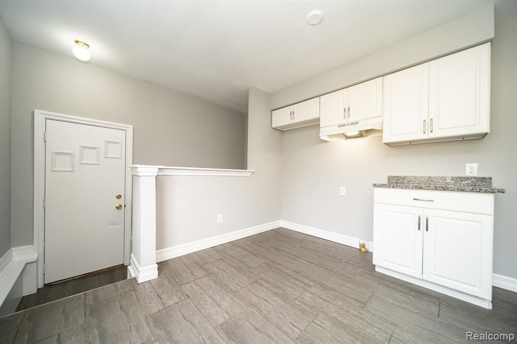 5113 GLENIS Street, Dearborn Heights, MI 48125 — Photo 19