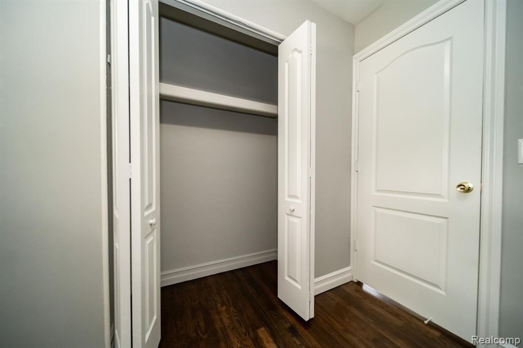 5113 GLENIS Street, Dearborn Heights, MI 48125 — Photo 25