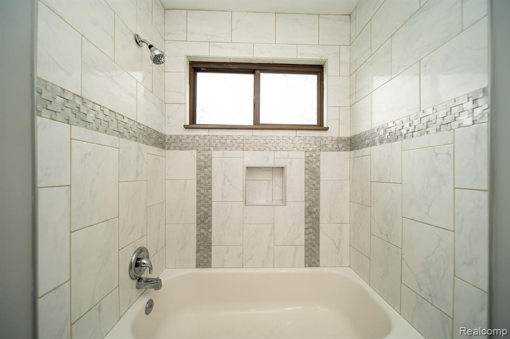 5113 GLENIS Street, Dearborn Heights, MI 48125 — Photo 28