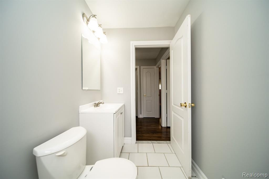 5113 GLENIS Street, Dearborn Heights, MI 48125 — Photo 32