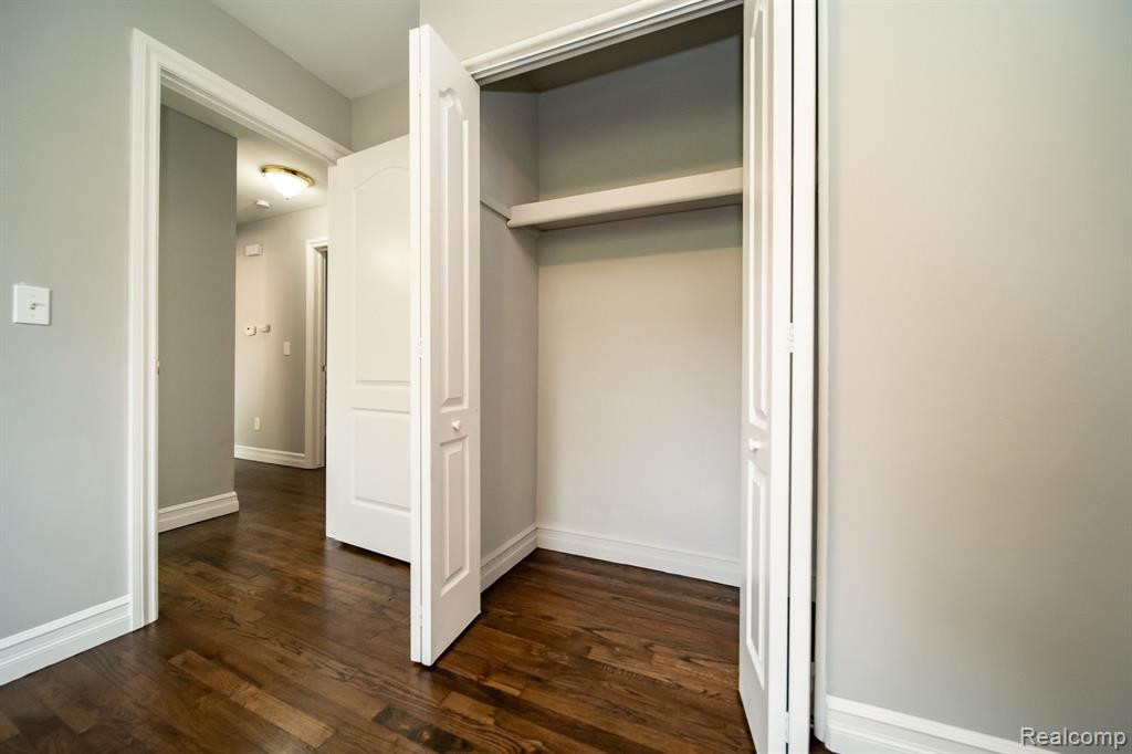 5113 GLENIS Street, Dearborn Heights, MI 48125 — Photo 37