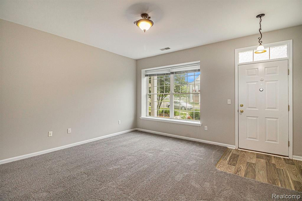 1114 RIAL LAKE Drive, Howell, MI 48843 — Photo 6