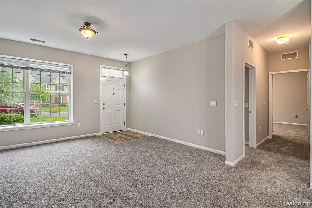 1114 RIAL LAKE Drive, Howell, MI 48843 — Photo 8