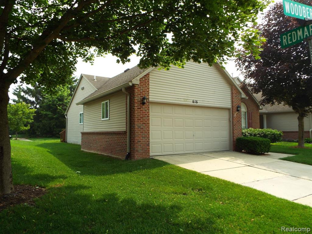 616 WOODBERRY Lane, Brighton, MI 48116 — Photo 2