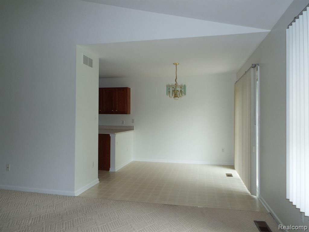 616 WOODBERRY Lane, Brighton, MI 48116 — Photo 8