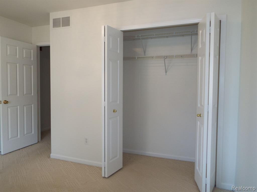 616 WOODBERRY Lane, Brighton, MI 48116 — Photo 23