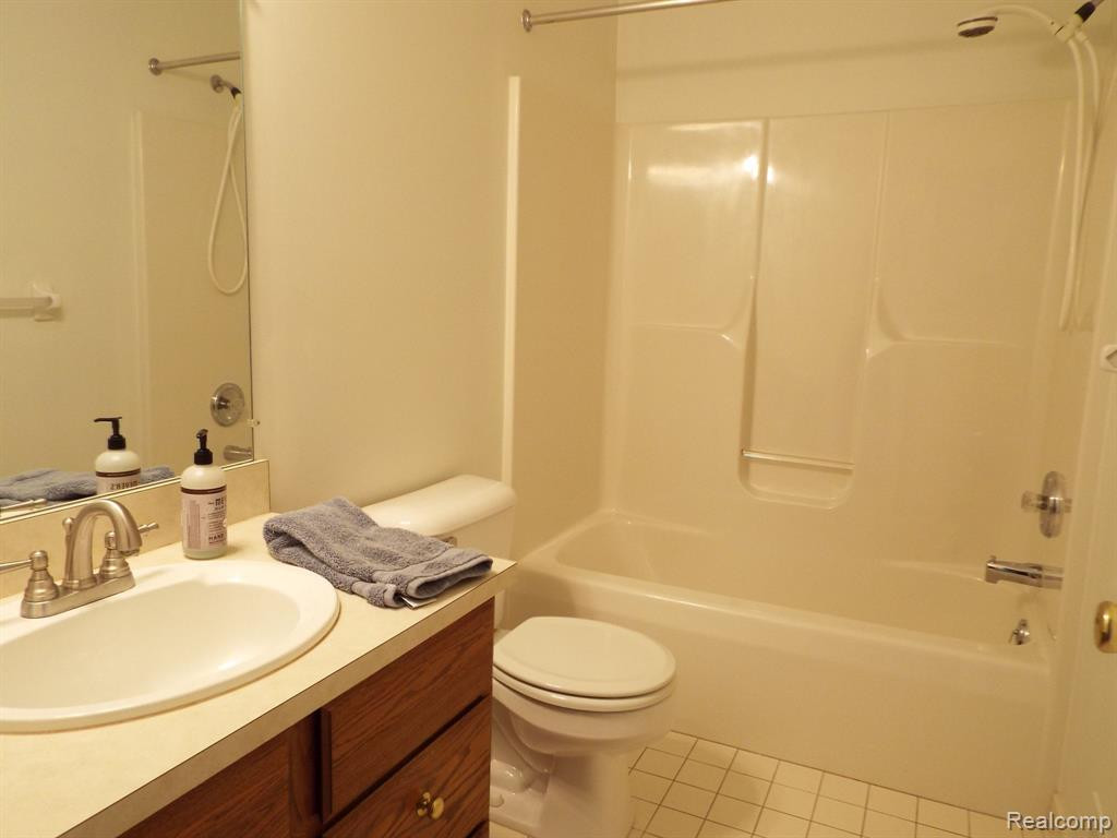 616 WOODBERRY Lane, Brighton, MI 48116 — Photo 24