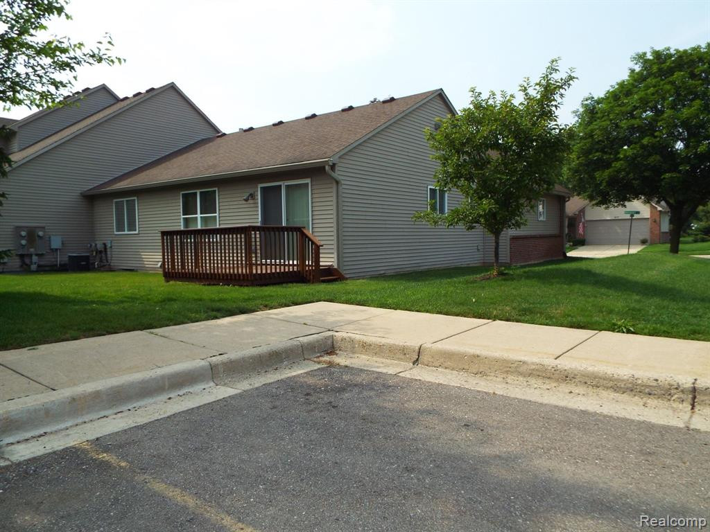 616 WOODBERRY Lane, Brighton, MI 48116 — Photo 34