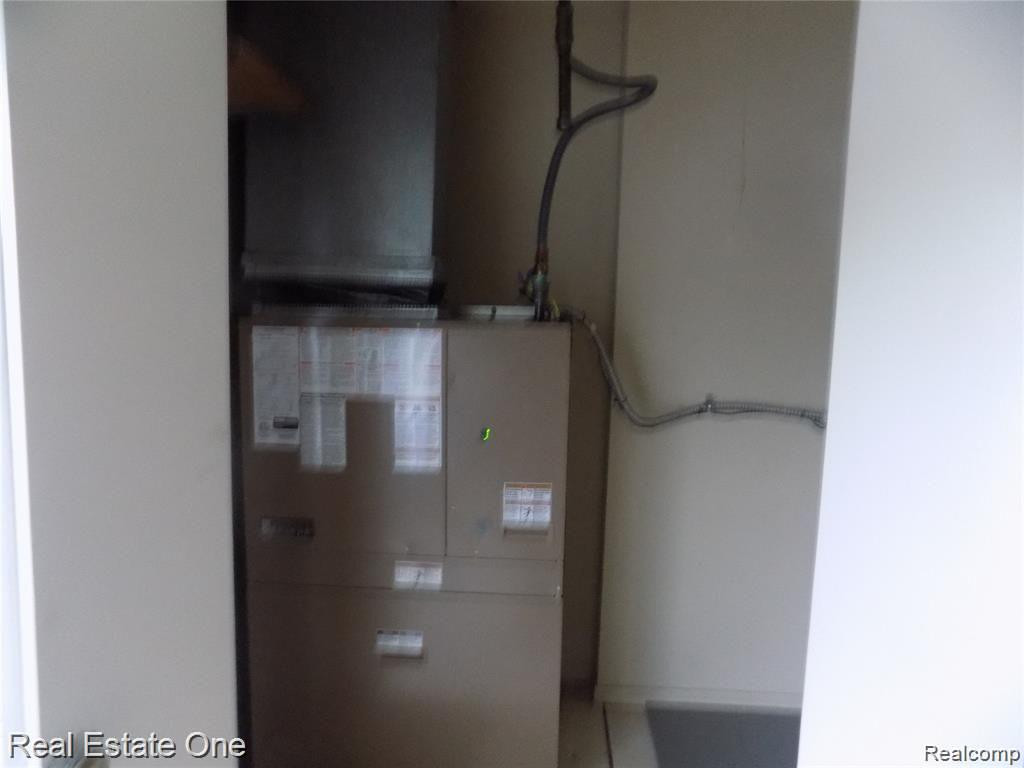 470 BALDWIN AVE, Rochester, MI 48307 — Photo 15