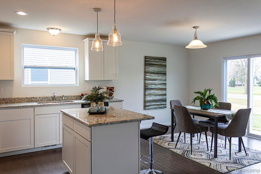 10031 SWAN LAKE Circle, 5, Ypsilanti, MI 48197 — Photo 3