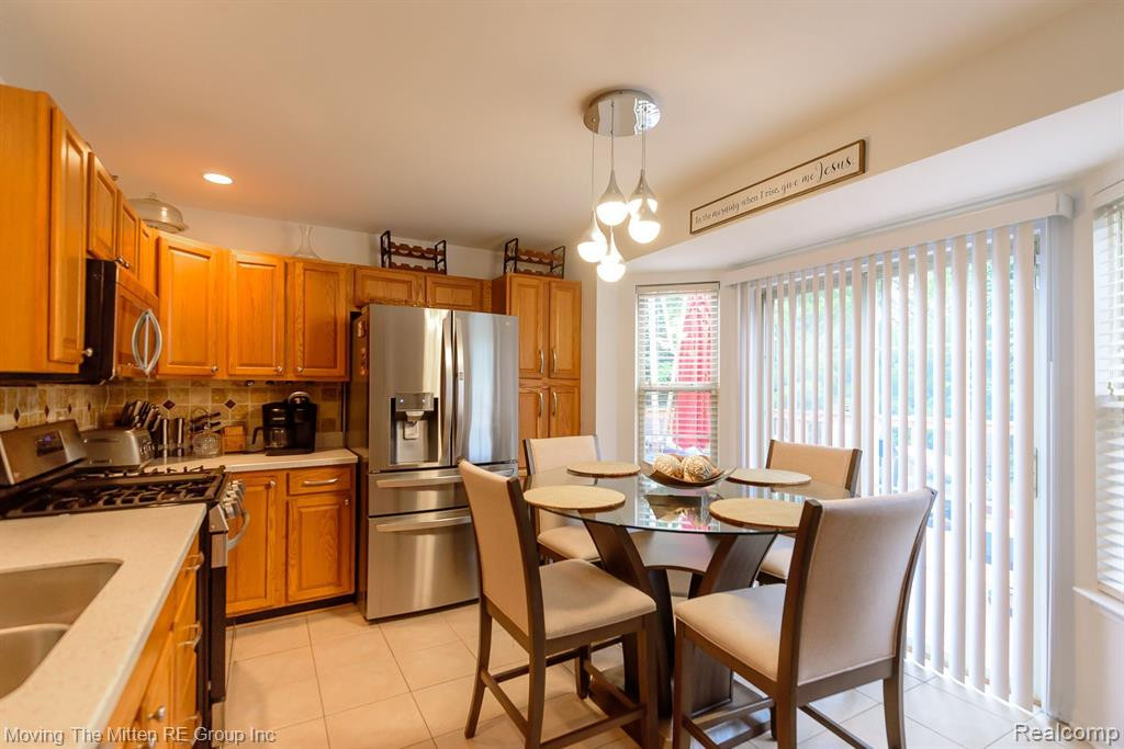 8743 HARDWOOD Drive, Unit #103, Belleville, MI 48111 — Photo 10