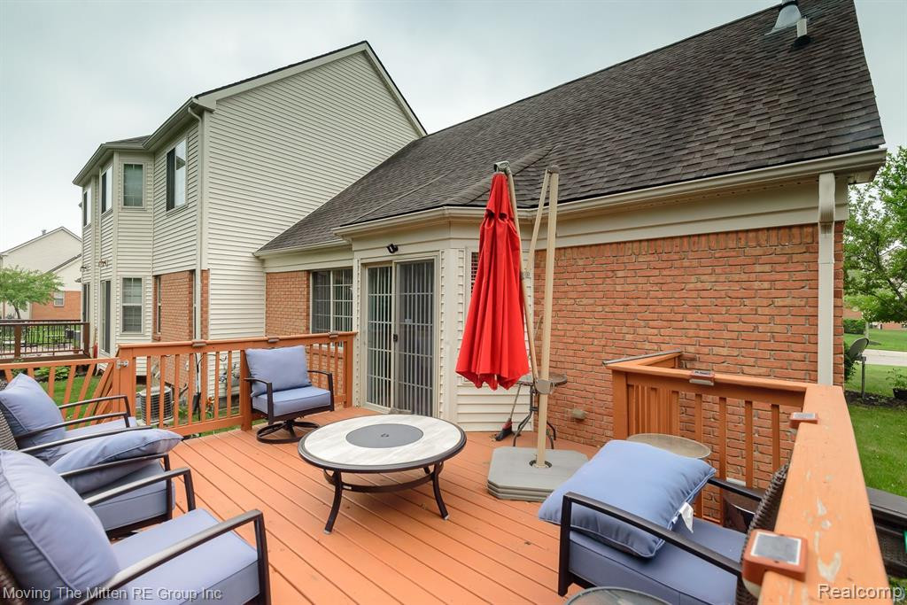 8743 HARDWOOD Drive, Unit #103, Belleville, MI 48111 — Photo 31