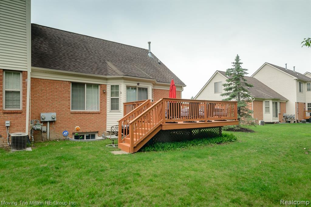 8743 HARDWOOD Drive, Unit #103, Belleville, MI 48111 — Photo 33