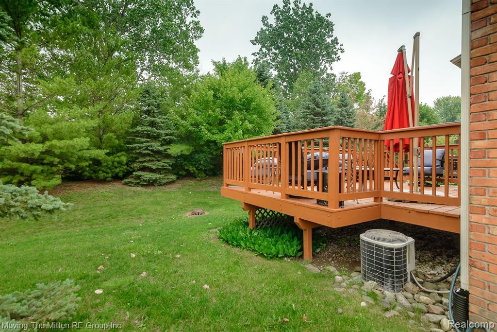 8743 HARDWOOD Drive, Unit #103, Belleville, MI 48111 — Photo 35