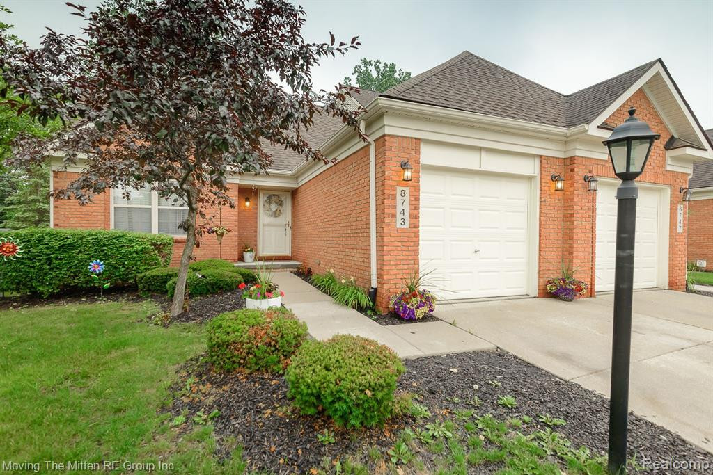 8743 HARDWOOD Drive, Unit #103, Belleville, MI 48111 — Photo 39