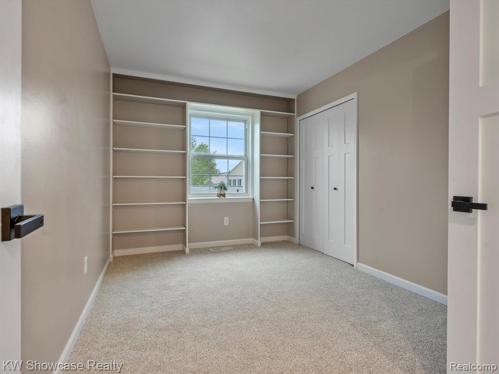 226 AQUEDUCT Drive, Walled Lake, MI 48390 — Photo 10