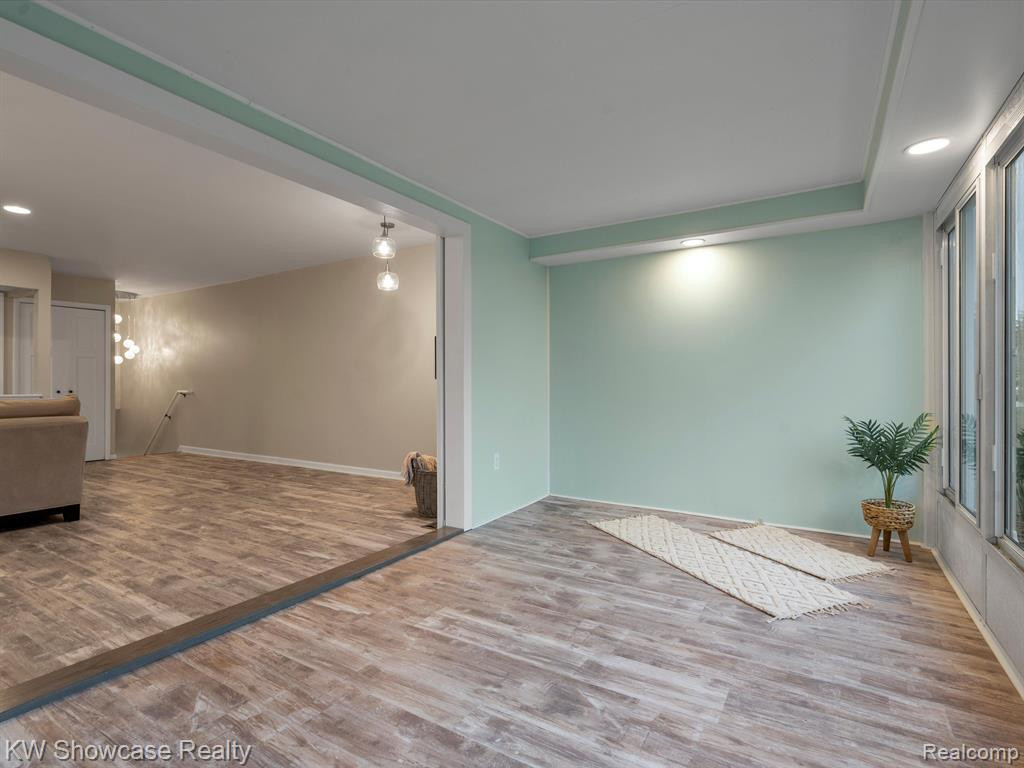 226 AQUEDUCT Drive, Walled Lake, MI 48390 — Photo 17
