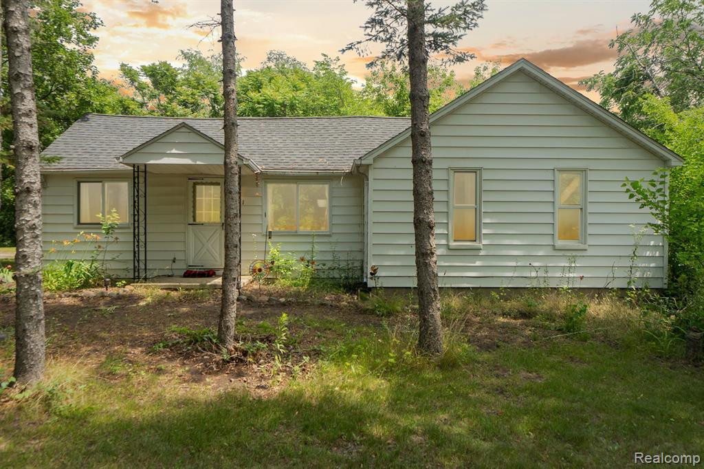 15041 SHARON Road, Chesaning, MI 48616 — front exterior