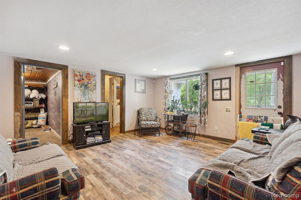 15041 SHARON Road, Chesaning, MI 48616 — Photo 2