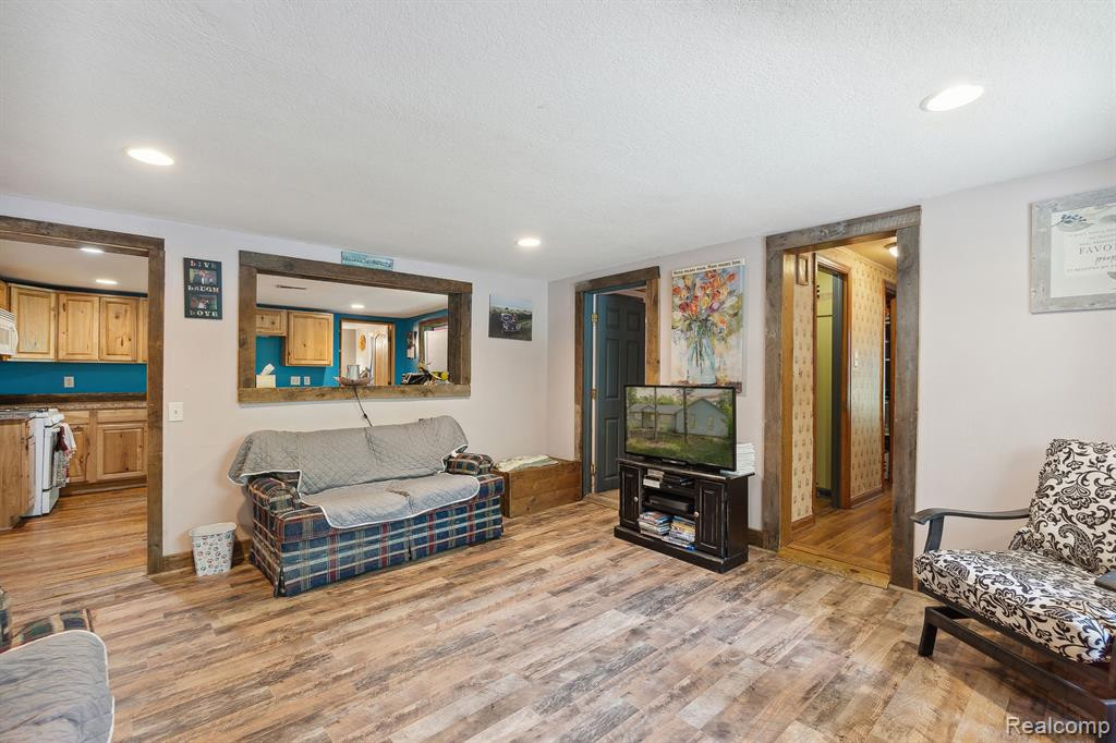 15041 SHARON Road, Chesaning, MI 48616 — Photo 4