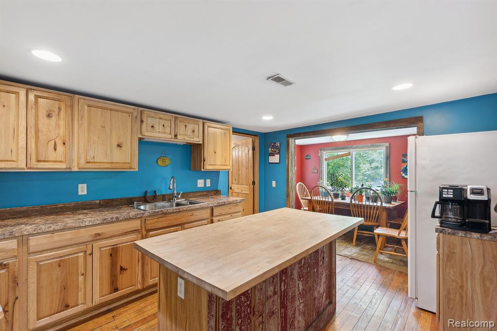 15041 SHARON Road, Chesaning, MI 48616 — Photo 7