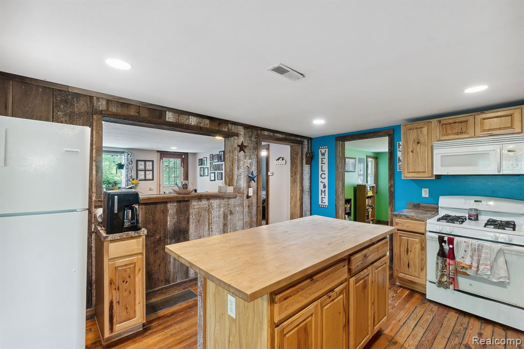 15041 SHARON Road, Chesaning, MI 48616 — Photo 9
