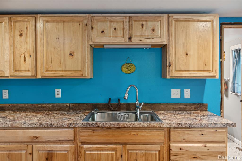 15041 SHARON Road, Chesaning, MI 48616 — Photo 10